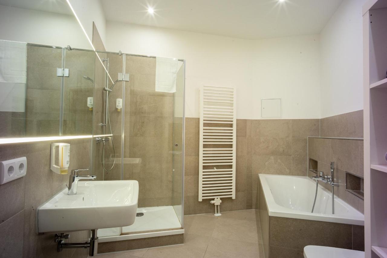 Leipzig-Suites No.12 4 Zimmer Apartment Und Balkon מראה חיצוני תמונה